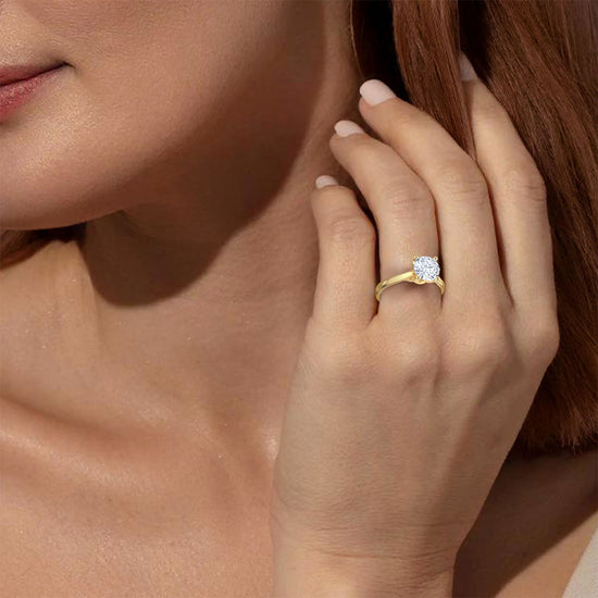 Anillo de Compromiso Above Love Star oro amarillo 18k